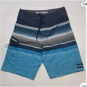 Size 40 Billabong men’s Platinum X Board Shorts Blue Gray Striped Swim Trunk